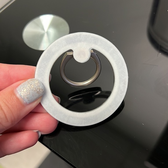 Mag phone ring - Picture 2 of 2